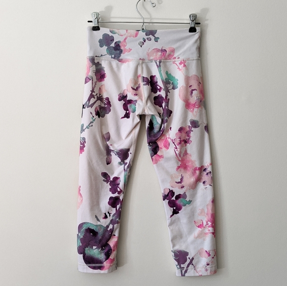RARE Lululemon Blurred Blossom Wunder Under Crop - Picture 6 of 8